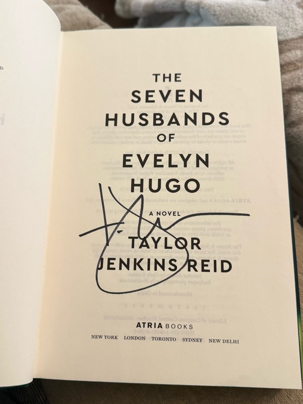 SIGNED TAYLOR JENKINS REID The Seven Husbands of Evelyn Hugo Deluxe Edition